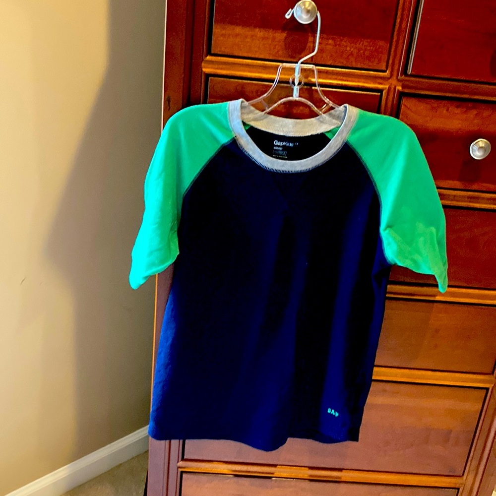 Gap pajama shirt, sz 14, 100% polyester, short sleeve, navy blue w/green sleeve